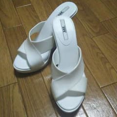 ★R&E★エナメル  ウェッジソール サンダル【美品】のサムネイル