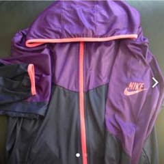NIKE スポーツウェアのサムネイル