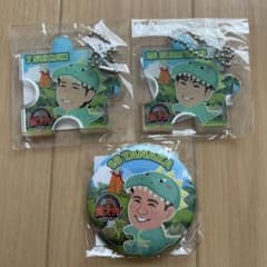 夏スタ　恐竜　アクリル　バッヂのサムネイル