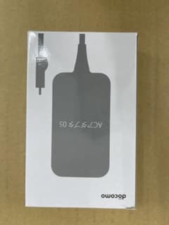 docomoACアダプタ05新品未使用　2個のサムネイル
