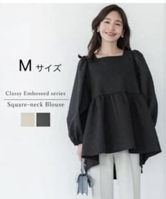 エンボスパフスリーブブラウス　コカ　最終お値下げ！のサムネイル