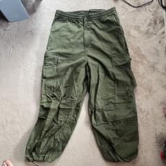 GU カーゴパンツ オリーブグリーンのサムネイル