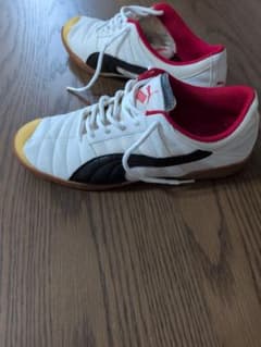 PUMA サッカー フットサル シューズ ホワイト レッド 26.5センチのサムネイル