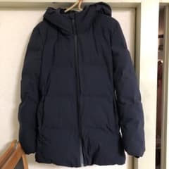 ユニクロ シームレスダウン　ネイビー　レディース M ダウンのサムネイル