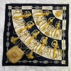 HERMES　エルメス　カレ90　ブラック×ゴールドベージュ系　スカーフのサムネイル