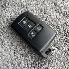 トヨタ 両側パワースライドドア 基盤色ブラック スマートキー - メルカリ
