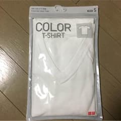 ユニクロ カラーVネックTのサムネイル