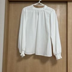 白 ブラウス 長袖 バックリボンのサムネイル