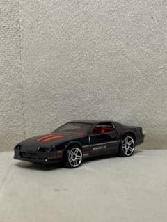 ホットウィール '85 シボレー カマロ IROC-Z - メルカリ