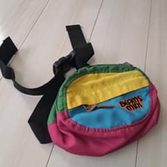 BEAMS　キッズ　ボディバッグのサムネイル