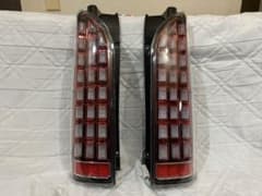 ハイエースHIACE 200系　LED シーケンシャルUSED美品 コーキング済のサムネイル