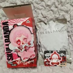 SKULLPANDA Winter Symphony ぬいぐるみのサムネイル