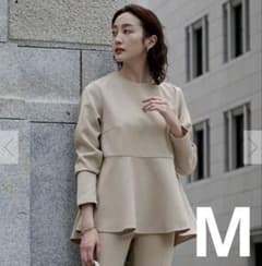 ユアーズ　クルーネックペプラムプルオーバー　ベージュ　M トップス　長袖のサムネイル
