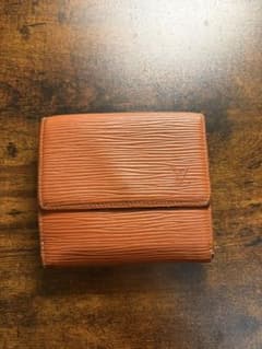 LOUIS VUITTON エピ 二つ折り財布 ブラウンのサムネイル