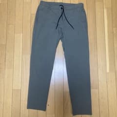 ユニクロtheory コラボ感動イージーパンツのサムネイル