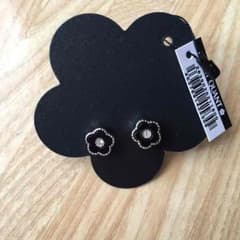《新品 未使用》MARY QUANT ピアスのサムネイル