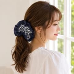 ネイビー ギンガムチェック シュシュ ボリューム ヘアアクセサリーのサムネイル