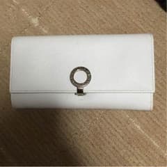 ブルガリ  白長財布のサムネイル