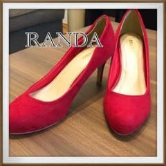 RANDA 赤スウェードパンプスのサムネイル