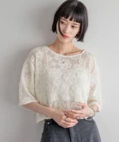 ローリーズファーム　トップス　３Ｄレース　透かし編み　花柄のサムネイル