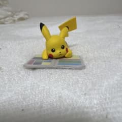 ポケットモンスター 読売新聞 ピカチュウ フィギュア 本を読む姿のサムネイル