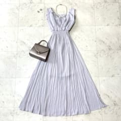 新品 M.deux 女神ワンピース 淡いグレー ノースリーブ ロング 新品 M.deux 女神ワンピース 淡いグレー ノースリーブ ロング - メルカリ