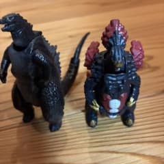 怪獣 変形フィギュア ゴジラ2体セットのサムネイル