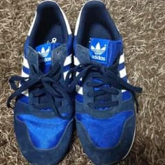 adidas originalsスニーカーのサムネイル