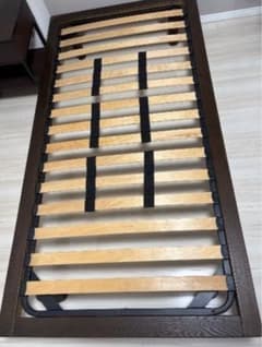 無印良品 セミシングル　ベッドフレーム 脚4本付き　指定地域送料無料 無印良品 シングルサイズ ベッドフレーム 脚4本 指定地域送料無料 すぐ