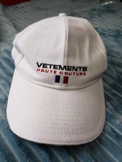 VETEMENTS ヴェトモン キャップのサムネイル