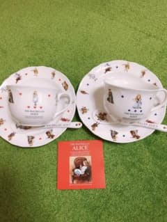新品♦︎♢不思議の国のアリスティーカップセット♢♦︎のサムネイル