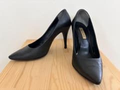DIANA ブラック ポインテッドトゥ パンプス 9㎝ヒール オフィス 24.5のサムネイル