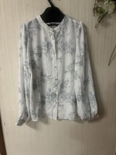 （最後のお値下げ)[新品]未使用❗️花柄 長袖シャツ ホワイト/ブルーのサムネイル