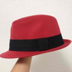 ハット 赤色 黒リボンのサムネイル