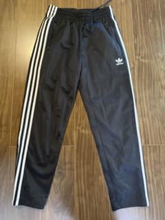 こ*ん様 adidas PRIMEBLUE ブラックジャージパンツ J/Mのサムネイル