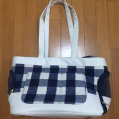 美品  ペットキャリーバックのサムネイル