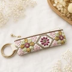 インド刺繍リボンのリップケース　ミニポーチ　カラビナ付きのサムネイル