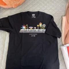 ユニクロ Tシャツ　ビリーアイリッシュコラボのサムネイル