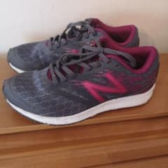 ニューバランスnew balance ランニングシューズ スニーカー　23cmのサムネイル