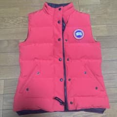 Canada Goose ダウンベスト XS レッド - メルカリ