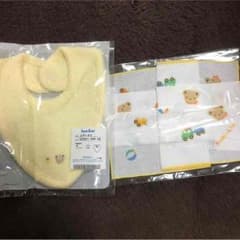 familiar スタイ ガーゼハンカチ セットのサムネイル