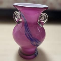 紫色の装飾花瓶のサムネイル