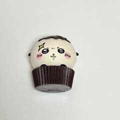 ちいかわ　ラッコ　韓国限定　チョコカップケーキのサムネイル