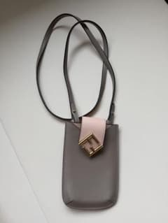 新品未使用】FENDI フェンディ FFモチーフ スマートフォンポーチ