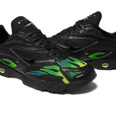 NIKE Supremeのサムネイル