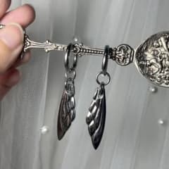 スプーンリメイク 2way 羽ピアス ステンレス シルバー　新月アクセのサムネイル