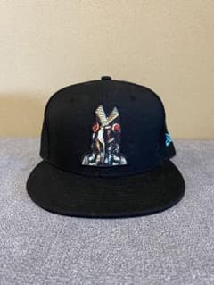 シ*ン様 最終値下げ　newera 円谷プロダクション　キャップのサムネイル