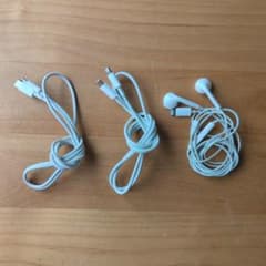 充電ケーブルとイヤフォンセットのサムネイル