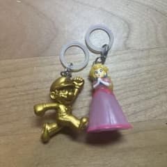 スーパーマリオ ゴールドマリオ ピーチ姫 キーホルダー 2点セット めじるしのサムネイル