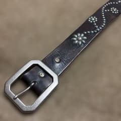 36inch HTC フラワースタッズベルト ブラック 茶芯 - メルカリ
